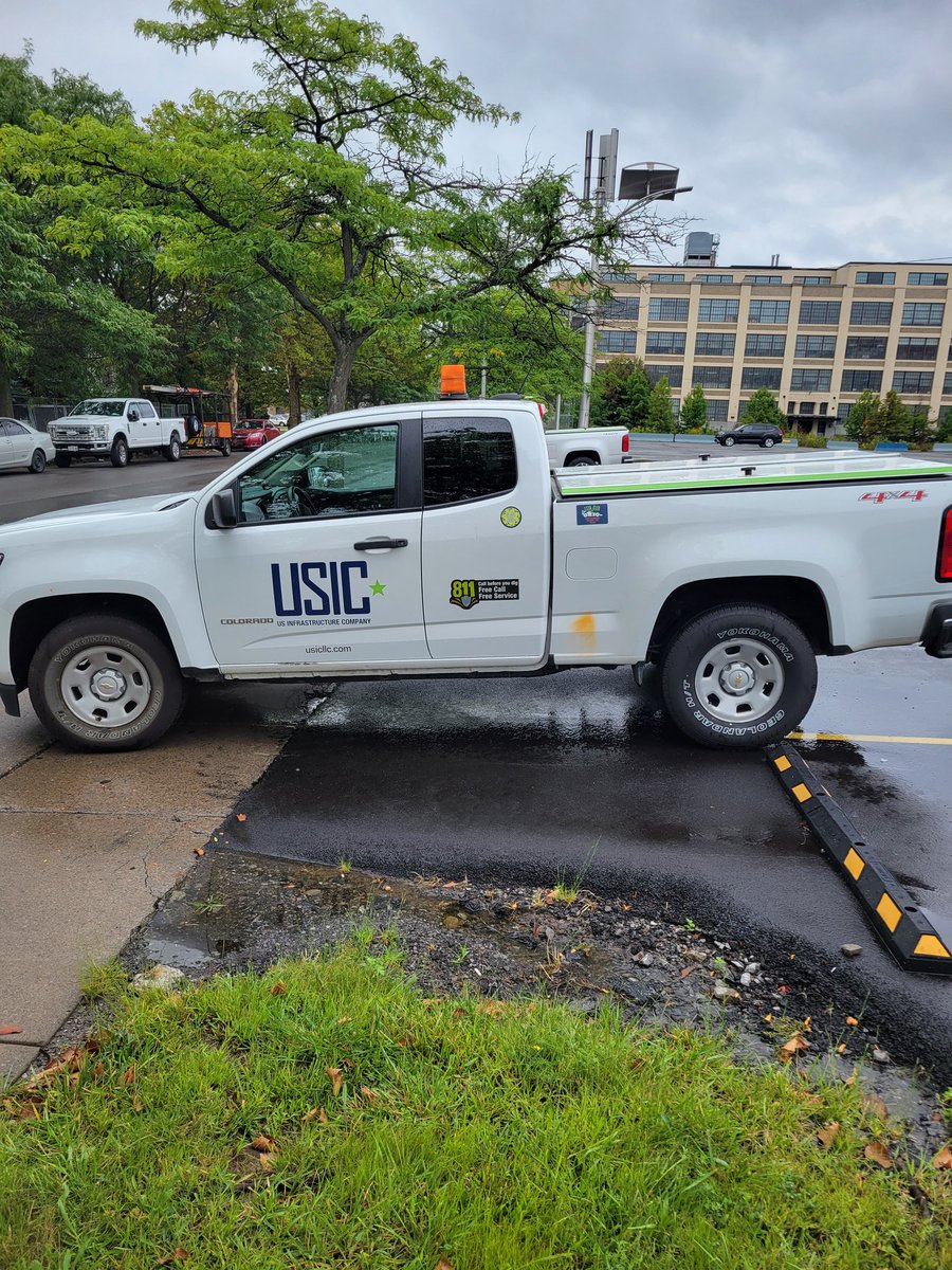 McGConstruct's tweet photo. @USICLLC not sure what the sidewalks are like in Texas but here in NYS we reserve them for pedestrians, not lazy contractors' pickup trucks. Yes there is a parking lot for vehicles...right there... https://t.co/fJ5HcAND6A