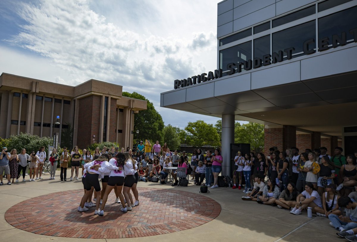 How busy is the first week of school at Wichita State? I’ve taken over 4600 photos since last Monday, lots of exciting things happening on campus! #WSUviews