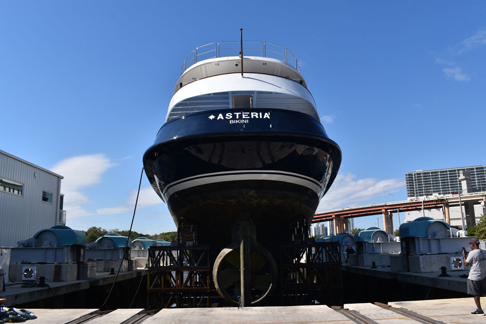 RMKYachtService's tweet photo. There is only one yard in South Florida with a 2,700T Pearlson shiplift. The @RMKYachtService Superyacht Center.
Contact @RMKYachtService today: https://t.co/BBSqUPyG6H
#RMKMS #RMKMerrillStevens #shipyard #boatyard #boatingindustry #yacht #yachting #boating #floridashipyard https://t.co/KuZK4rVEk4