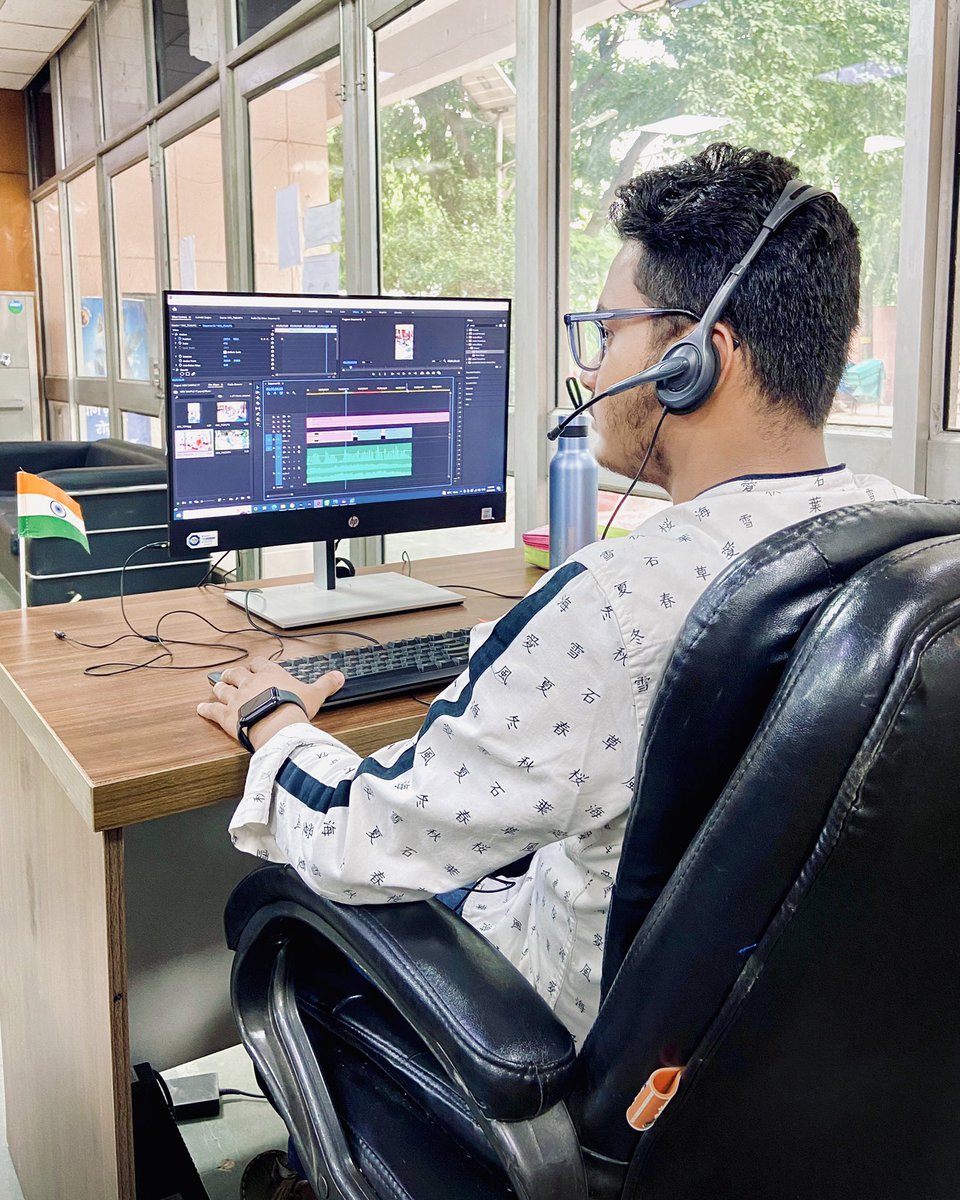 Shubhamsinha03's tweet photo. 𝐈 𝐣𝐮𝐬𝐭 𝐥𝐨𝐯𝐞 𝐞𝐝𝐢𝐭𝐢𝐧𝐠 𝐯𝐢𝐝𝐞𝐨𝐬. 𝐈𝐭 𝐦𝐚𝐤𝐞𝐬 𝐦𝐞 𝐟𝐞𝐞𝐥 𝐬𝐨 𝐜𝐫𝐞𝐚𝐭𝐢𝐯𝐞 𝐚𝐧𝐝 𝐡𝐚𝐩𝐩𝐲! #videoeditor https://t.co/neeUQIodPA