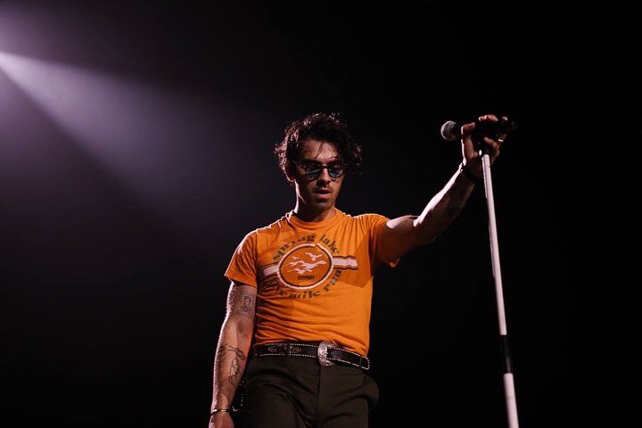 jonasbrothers's tweet image. What a way to start our week in Mexico! See you again tonight CDMX 🇲🇽❤️