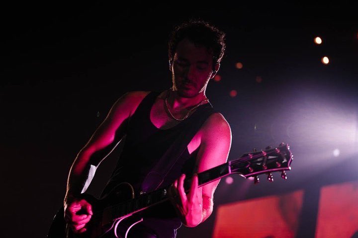 jonasbrothers's tweet image. What a way to start our week in Mexico! See you again tonight CDMX 🇲🇽❤️