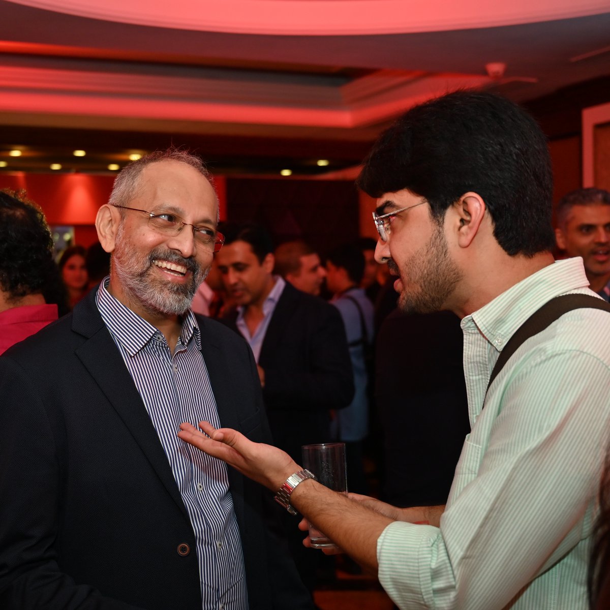 ApplauseSocial's tweet photo. What a fabulous evening it was at The House of Applause! Celebrating with our partners and everyone we have collaborated with. π₯³ #5YearsOfApplause
@nairsameer @deepaksegal @prasoon_garg
(2/9) https://t.co/mF3VSVuRlh