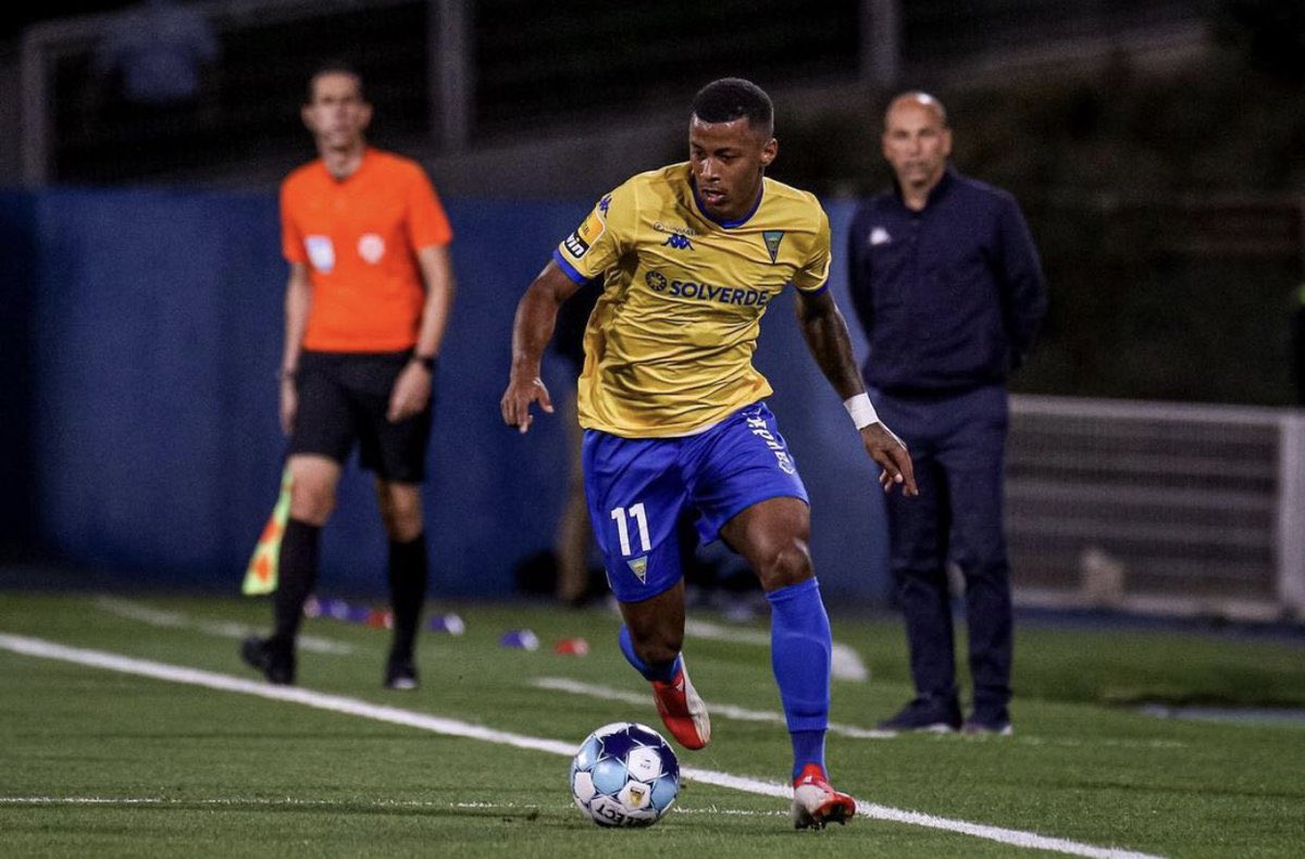 ❗️ACORDO TOTAL: @Sporting_CP e <a href="/estorilpraiasad/">Estoril Praia SAD</a> têm acordo para a transferência de Arthur Gomes. Negócio de 4 milhões de euros. Contrato de cinco anos - até junho de 2027. ✍🏼⏳

❌ <a href="/FCKrasnodar/">FCKrasnodar</a> igualou a proposta do #SportingCP mas o jogador recusou jogar na Rússia. 🇷🇺