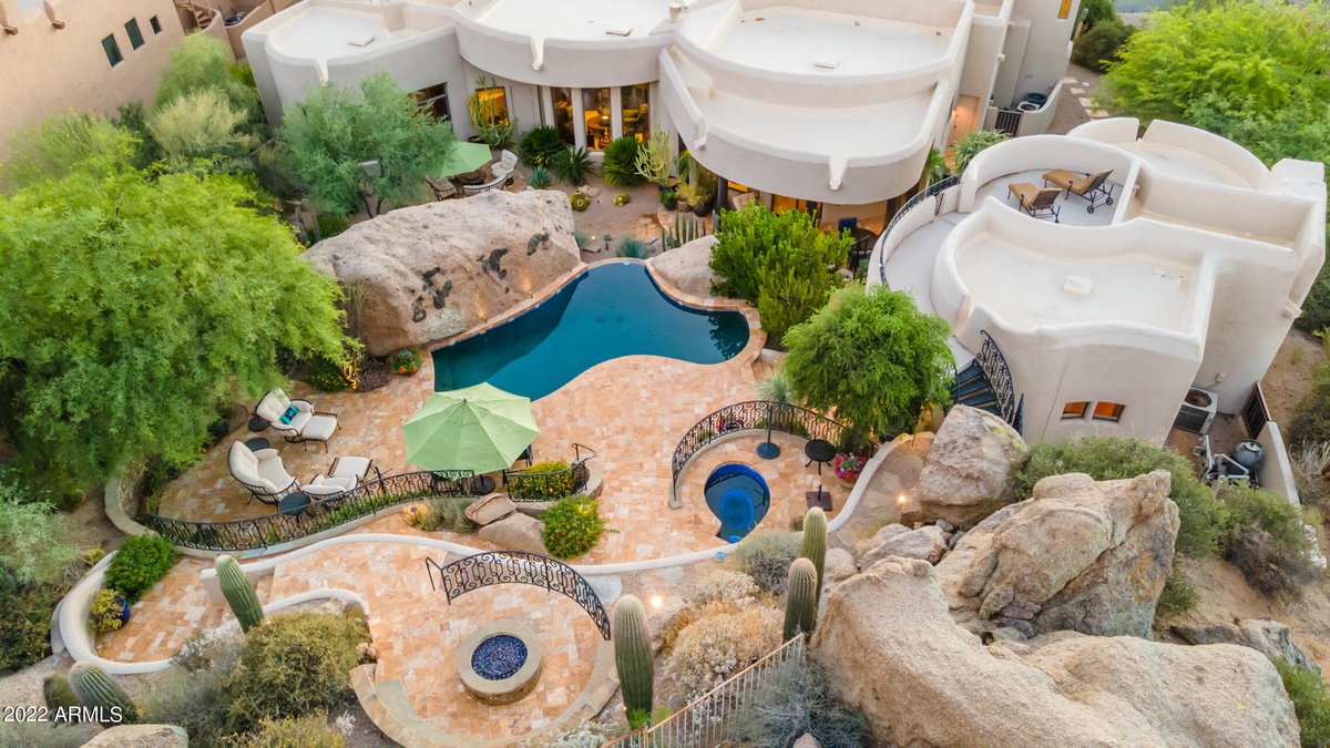 The long house hunt is finally over. Contact me now for a showing! #homesforsale  cpix.me/l/152308463