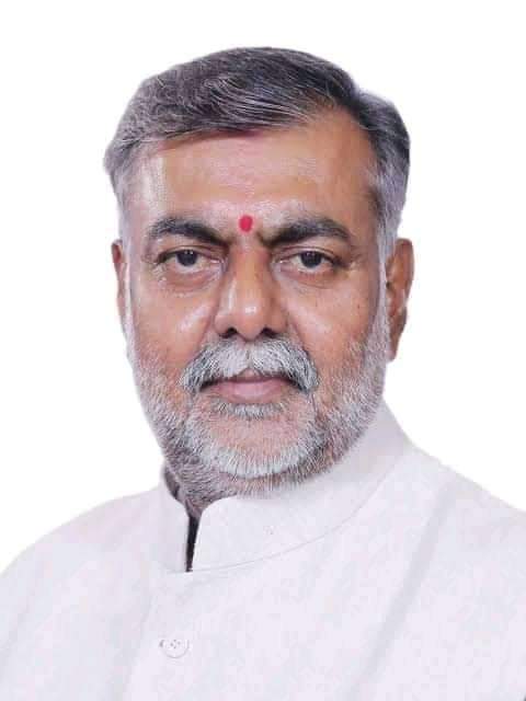 PROJSDamoh's tweet photo. केंन्द्रीय खाद्य प्रसंस्करण उद्योग एवं जलशक्ति राज्यमंत्री @prahladspatel 31 अगस्त 2022 को गोटेगांव से चलकर रात्रि 10 बजे दमोह आयेंगे तथा रात्रि विश्राम दमोह में करेगे
#Jansamparkdamoh
@pspoffice https://t.co/i6GRKvxq5Q