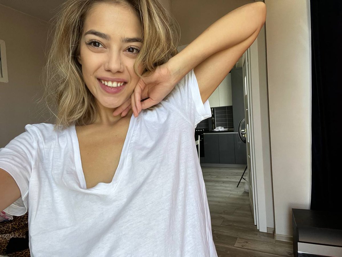 MelisaRabbit's tweet photo. Hello Planet!
#model #onlyfansbabe https://t.co/D5XmWR4qt0