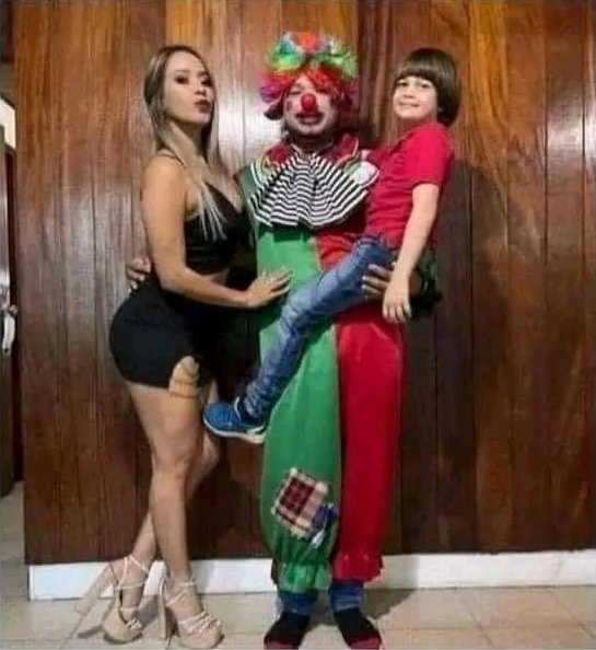 Eljavi_memes's tweet photo. Cuando vuelves con tu ex pero ya tiene un hijo https://t.co/HSuPA4zrZ4