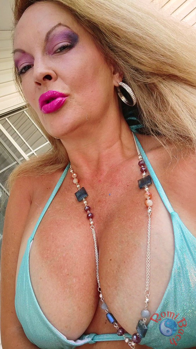 bogeyman990's tweet photo. @nycromi most hot lady โค๏ธโค๏ธโค๏ธ she make me horny so much #freakytuesday #sexy #hot https://t.co/AaE5CTtIrb