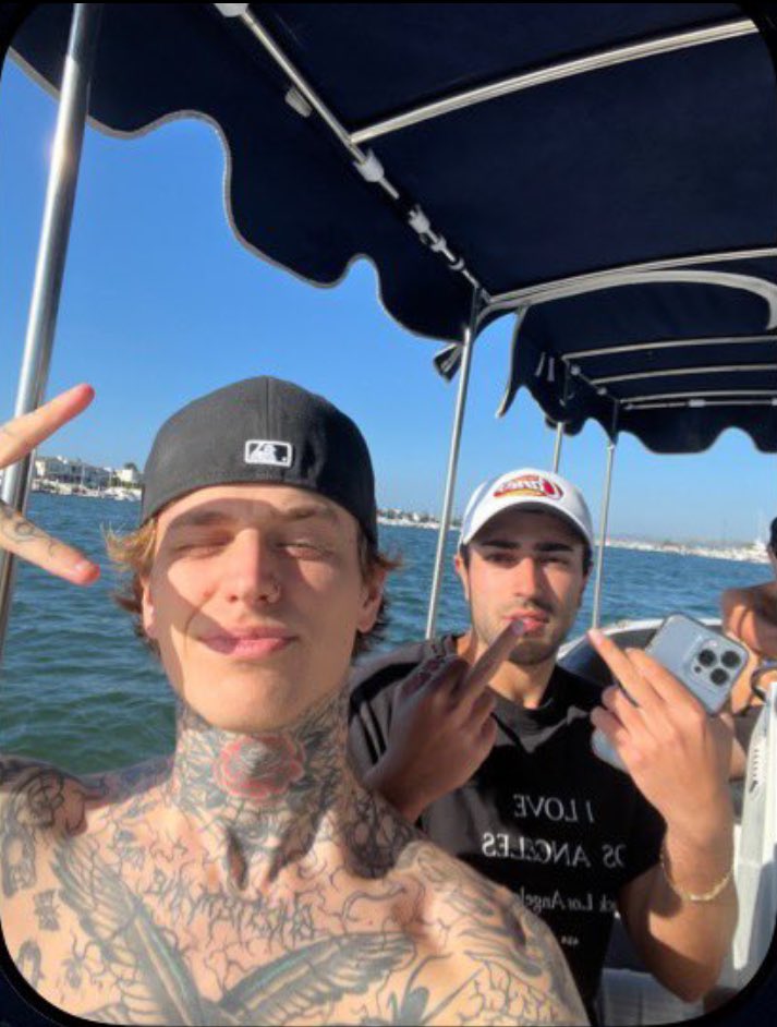 🖕🏼