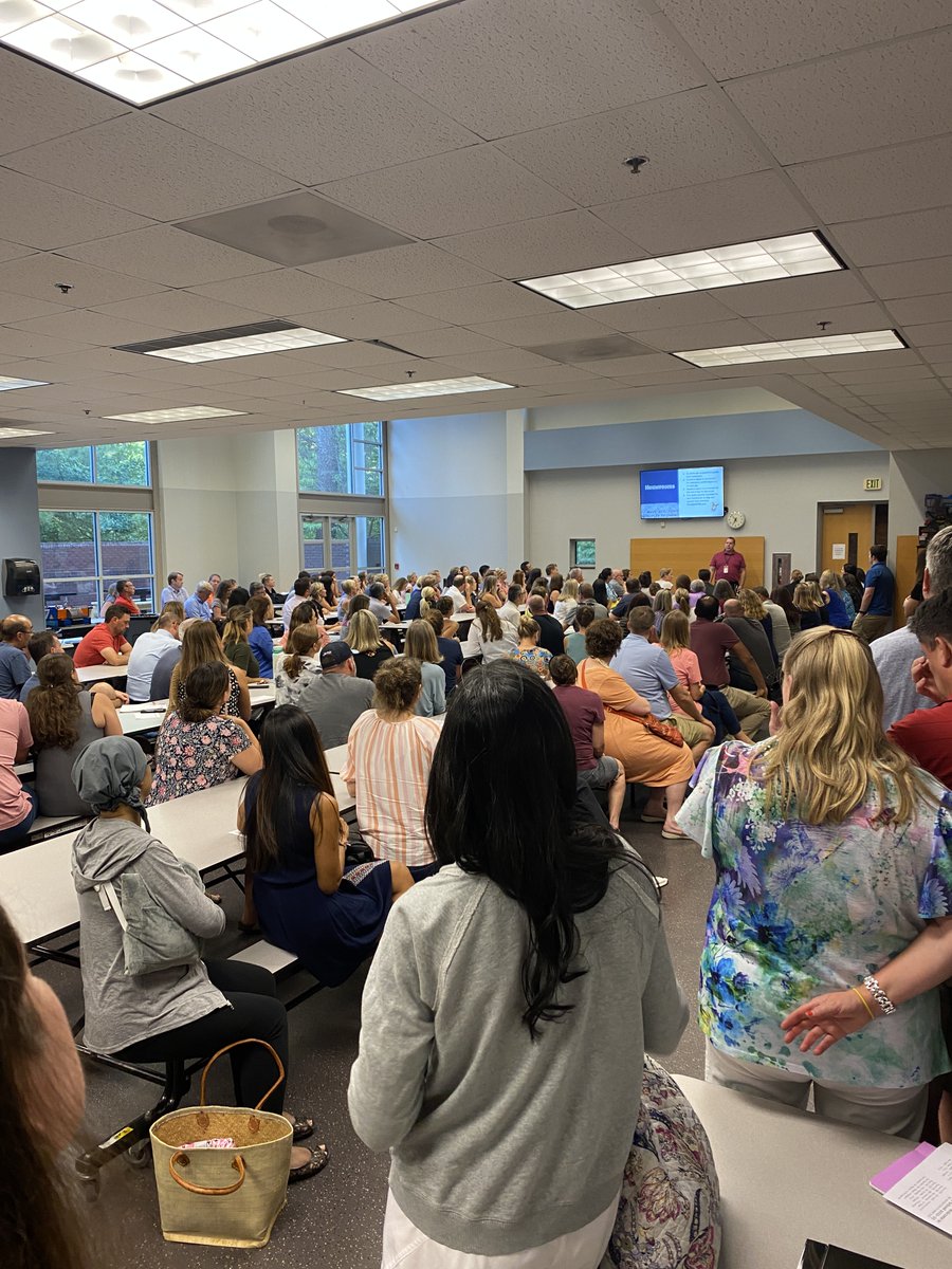 It was great to see so many parents at our Back to School Night for grades 6-8 @stmmnc last night! It was a full house! A reminder to our families in grades 1-5 and preschool, your Back to School Night is this evening at 6:30 pm. #wepray #welearn #wecare