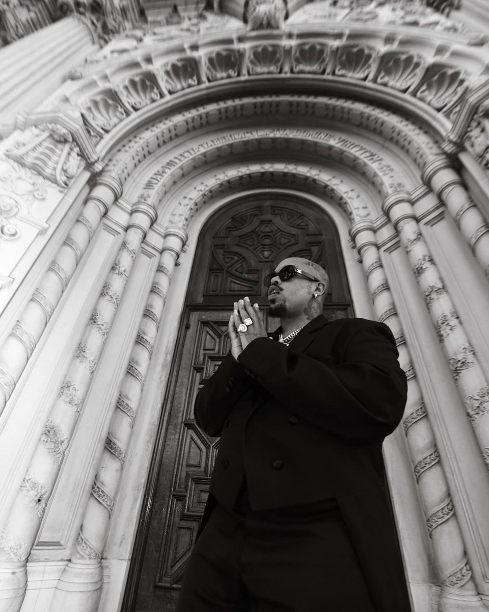 Before any king was beheaded , he was befriended