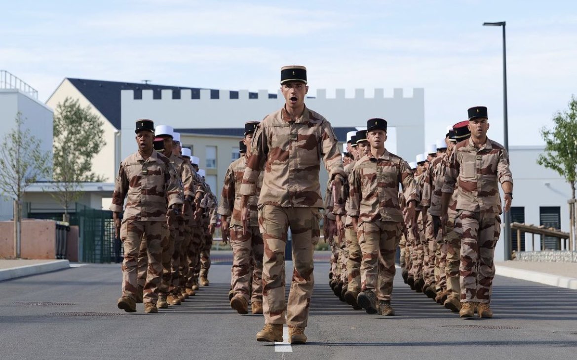 AllaisF's tweet photo. 🇫🇷Legion Etrangere.🫡
Les légionnaires de la 4e Cie
de la #13BLE sont de retour au quartier. 📷 13edble https://t.co/EbMyzqZxeH