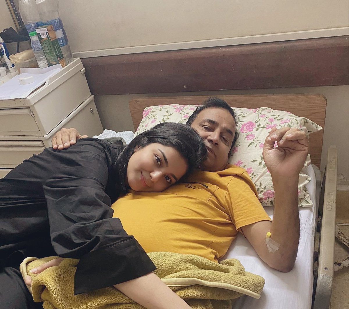 syedatubaanwar's tweet photo. Papa’s open heart surgery is scheduled for tomorrow morning. I humbly request you all to pray for him (Syed Anwar). May Allah pak give him Shifaa e Kamla Aameen 🤍🙏🏼
#SyedAnwar #TubaAnwar #MyWorld https://t.co/Co4u8cJRih