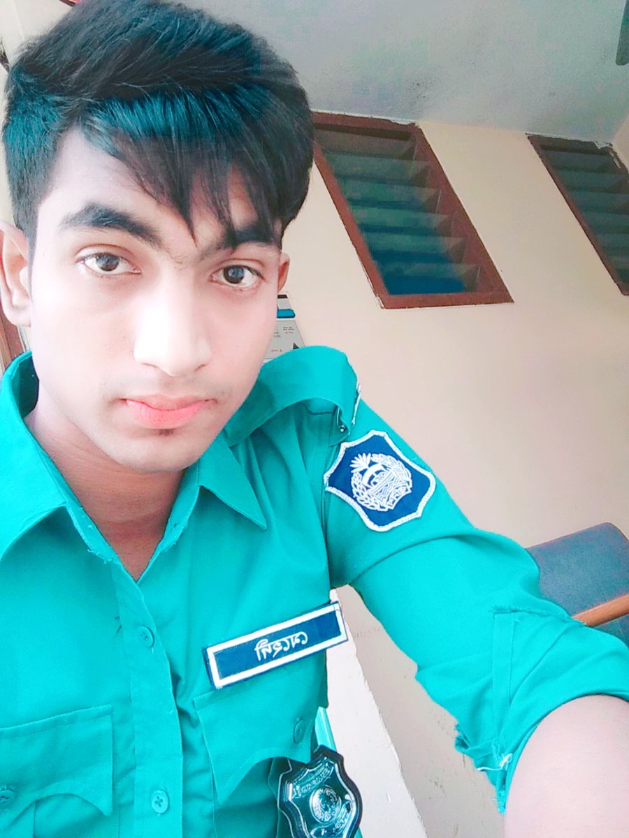 A VIgilant member of #Bangladesh_Police👮‍♂️
I Love and Respect my service.😍
#Police #Bangladeshpolice #freelancer