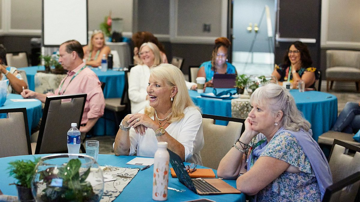pcnametag's tweet photo. Today, @NorthstarMeets wraps up its #DestinationMidwest event in beautiful Madison, Wisconsin. Check out these memorable moments, from beautiful badges to exciting programming and more! ⭐

#madisonwi #eventprofs #meetingsmeanbusiness https://t.co/vcCNNtOrm1