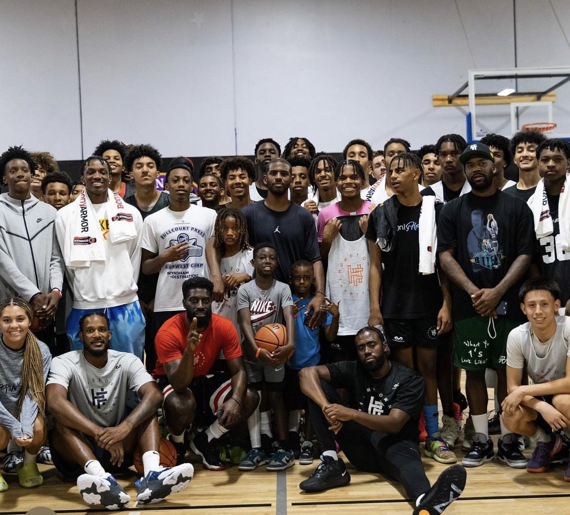DuranSports's tweet photo. What @PoohJeter does for LA 🏀 scene is awesome! 

Hosted Hometown Favorites weekend that was more than ball. Panels on college, marketing, life skills for high school players. 

Mentoring is huge. 👏🏽 

@mateo_duran30 https://t.co/g0ChgpTJEU