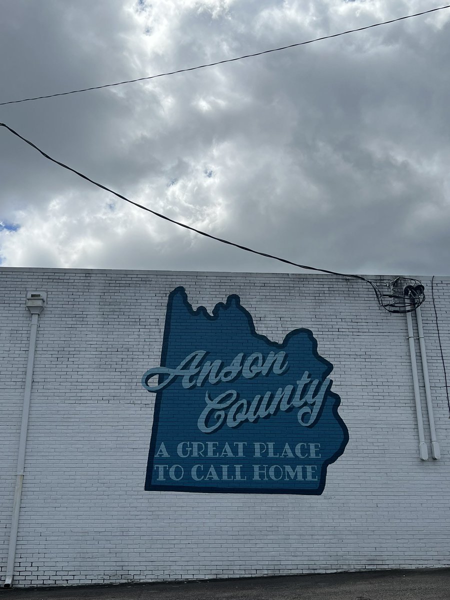 UWGreaterCLT's tweet photo. Working on a county project! 🤫
#UnitedWay #AnsonCounty #AnsonIsUnited https://t.co/YjnZkQBjcQ
