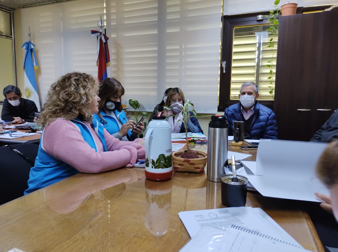 Comisión directiva de UDPM en representación del Secretario  gral. Rubén  Caballero participaron de la mesa Técnica para trabajar  sobre la modalidad  de Jornada  Extendida con la presencia  del Presidente del C.G.E  Alberto  Galarza, Funcionarios  y Sindicatos