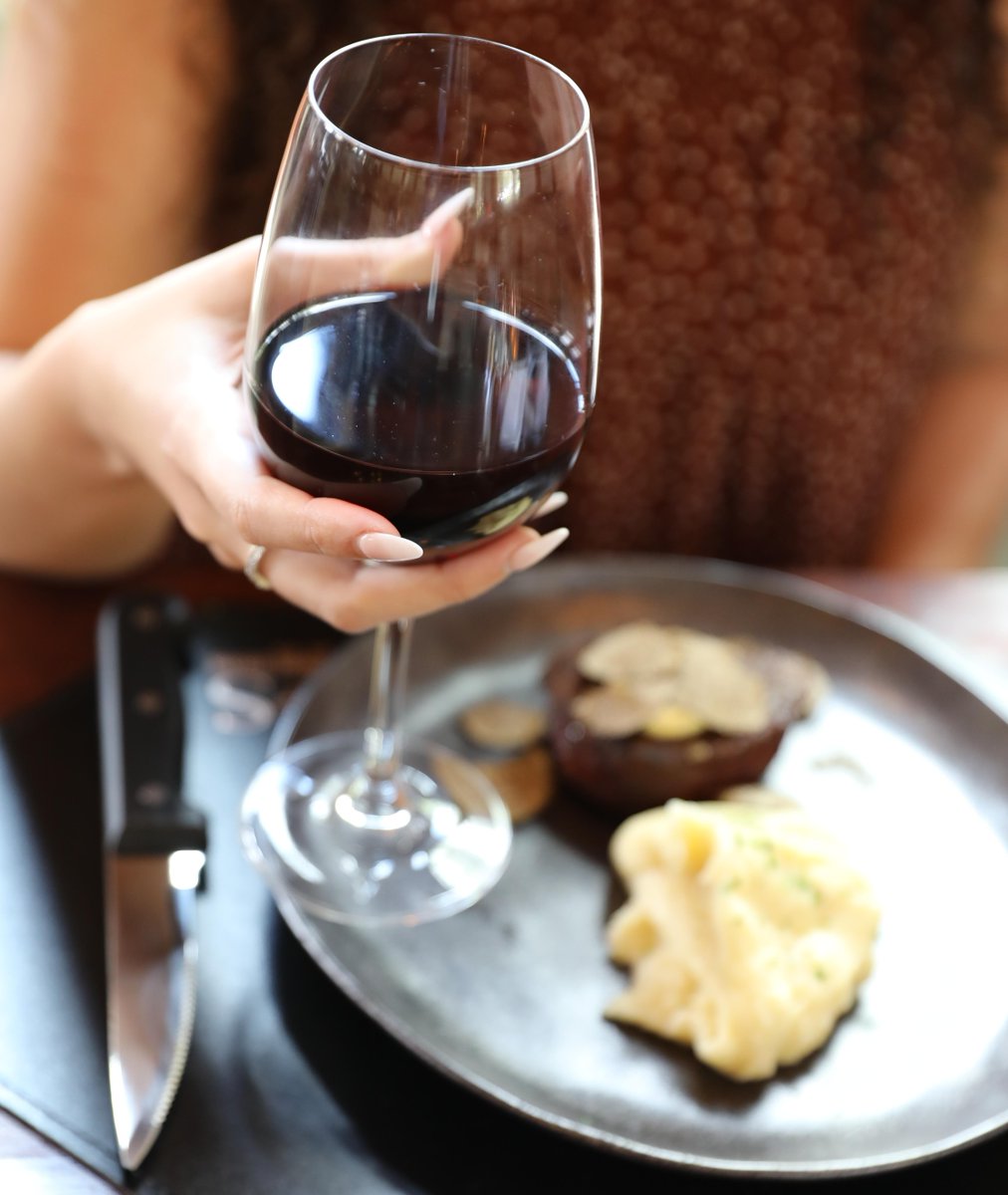 McandSchmicks's tweet photo. A rich, bold, full Cabernet serves as the perfect pairing for our signature steaks! Uncork something from our extensive wine list tonight in honor of  International Cabernet Day. https://t.co/2AUtReD7YF
