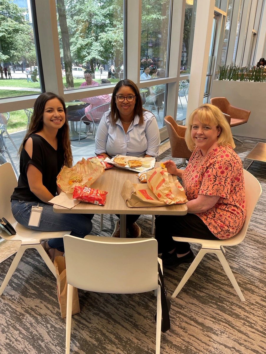halsted311's tweet photo. Lunch with friends is even better when Halsted Street Deli & Bagel is involved! #Halsted311 #sandwiches #wraps #BreakfastBagelSandwiches #salads #BreakfastWraps #bagels #panninis #soup #ItalianSandwiches #catering #bowls #HotDogs https://t.co/0nPzbkAMaq