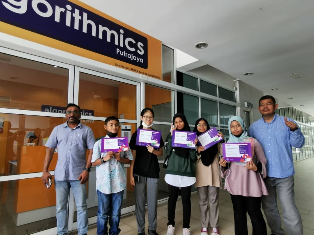 PAlgorithmics's tweet image. "The bad news is time flies. The good news is you're the pilot." Michael Altshuler.
Make the changes and do productive activities for yourself and your loved ones.
Visit: putrajaya.alg.academy or contact us at +60123610578 to schedule a call with our team.