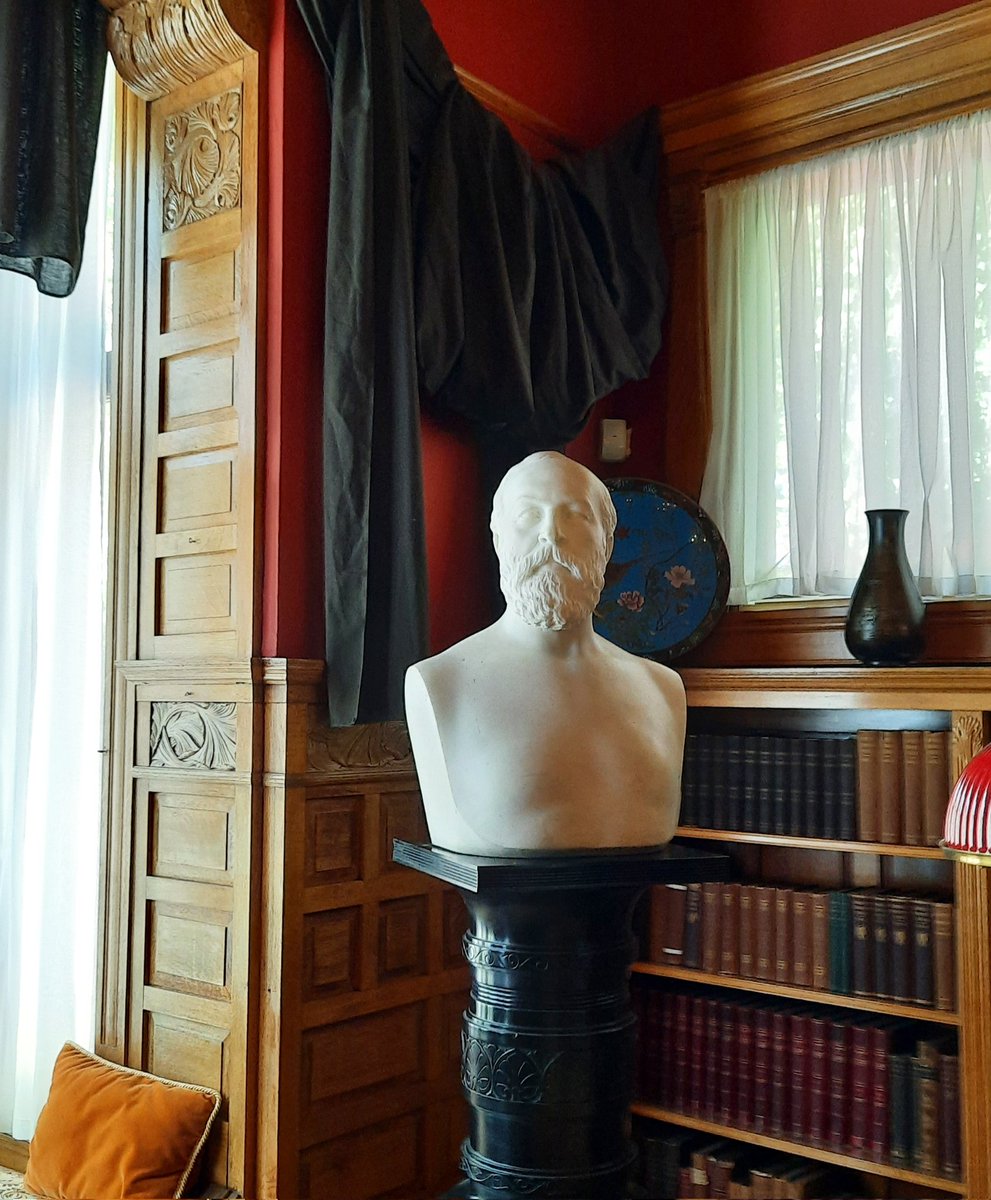 PrezPonderings's tweet photo. A bust of #POTUS20 James A. Garfield at the Garfield house in Mentor, Ohio. Garfield served as President from March to September 1881, and died two months after being shot. Can you share something about #JamesGarfield? https://t.co/Wn9YYBsnA1