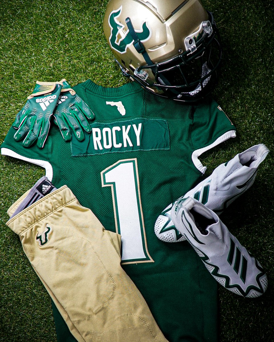 USFFootball's tweet photo. Week 1️⃣ Threads!

#HornsUp🤘| #US2F | #TheBay @UNISWAG https://t.co/LLwOF1QF2B