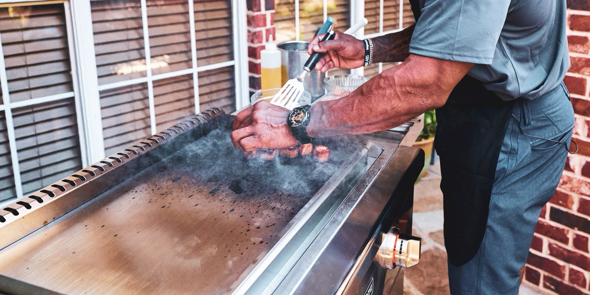 The list of foods you can cook on the Coyote FlatTop Grill is endless. 😎♾️