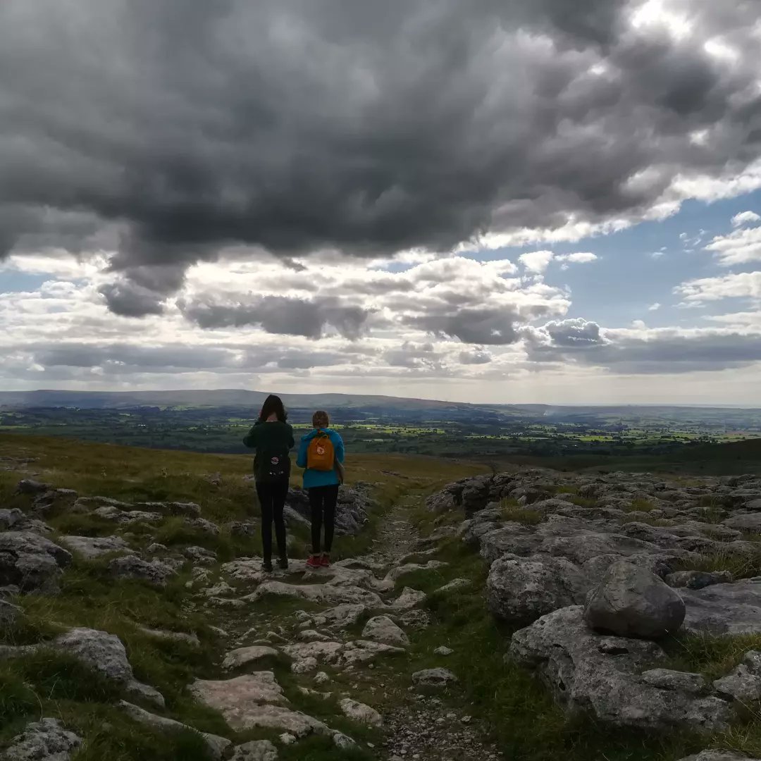 anghenn's tweet photo. Broke the dog in on Whernside. Or should I say 'broke the dog on' Whernside!! Keep up cocker. #hikingwithdogs #hikingwithkids #yorkshiredales #yorkshire #whernside #twistletonscar https://t.co/jpLqAiP81h