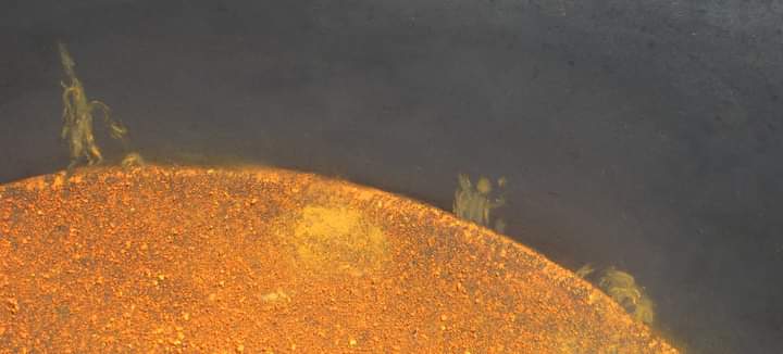 skysketcher's tweet photo. PST 40 h- alpha scope, 8mm eyepiece 50X 10:30 UT- 12:10 UT August 30th 2022. Proms on the limb above the large AR as I viewed. Pastel & pastel pencil on paper. Recycled old drawing to avail of its already done h-alpha looking surface. #Mayo #Astronomy #SolarDrawing https://t.co/YajXxj1Fgt