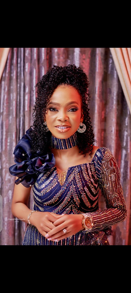 sfdazi's tweet photo. Happy birthday madam Lisa 🥳
God be with you 🙏

Photo credit: @sfdazi_imagery 

#birthdayshoot #homephotoshoot #birthdayportrait #abujaphotographer #abujamumsandwives https://t.co/kL6YKSGn5b