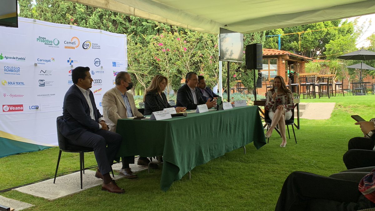 anamariasanro's tweet photo. Con @GrupoProactivo @Cemefi @Cemefi_RSE 26 empresas recibiendo el distintivo: aprendizajes y retos por el compromiso social- trayectorias empresariales https://t.co/KvJk8Lmg0J