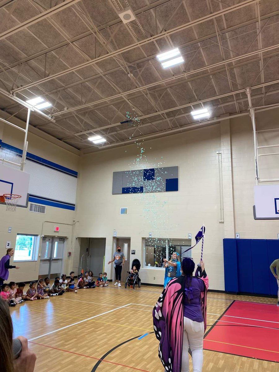 MorrisArtRoom's tweet photo. What an amazing House reveal @Golbowtweets! The students were SO excited to find out what house they will be a part of. #GEinspires #ArtTeacher #SpecialsSquad #geArt #RonClarkAcademy #HouseofUnity https://t.co/le2OaBLqLA