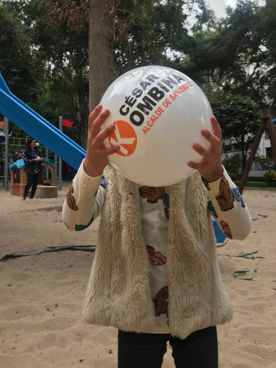 ciudadansiedad's tweet photo. Utilizar a los niños como vehículo de propaganda es normal para el fujimorismo @cesarcombina https://t.co/GSQLpOO9PO