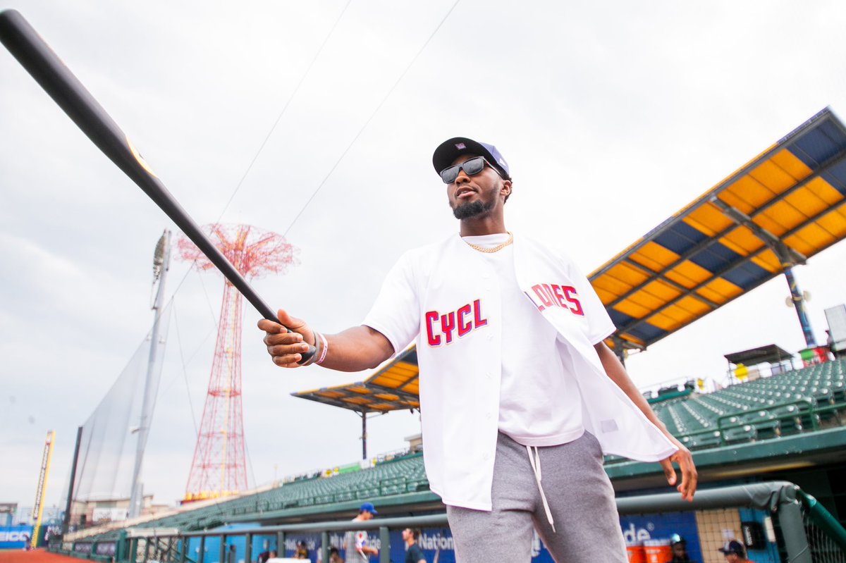 BKCyclones's tweet photo. As part of fan appreciation week, we will be doing social media giveaways all week long. First up, like / retweet this photo for a chance to win a Donovan Mitchell, Jr. signed baseball.

#AmazinStartsHere #MiLB https://t.co/U9SoDuzrgX
