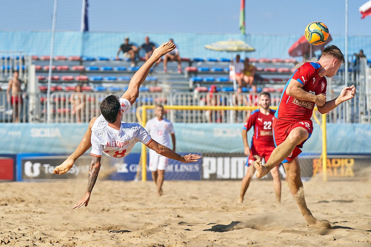 FutbolPlayaRFEF's tweet photo. ✅️ La @SEFutbol Playa ⚽️🏖 sigue en la senda 🛣 de la victoria en #AWBGEuropeanQualifier 🇪🇺

⚔️ España 🇪🇸 7️⃣-3️⃣ 🇨🇿 Rep. Checa

⚽️ Con goles de @Alexmartiin9 (2), @ChikyArdil, @kuman_santiso, @domiacosta2 y @BatisSuli10 (2)

🖥 y puedes verlo de nuevo en https://t.co/R0zzPFwcVe https://t.co/AIHitUbc2X