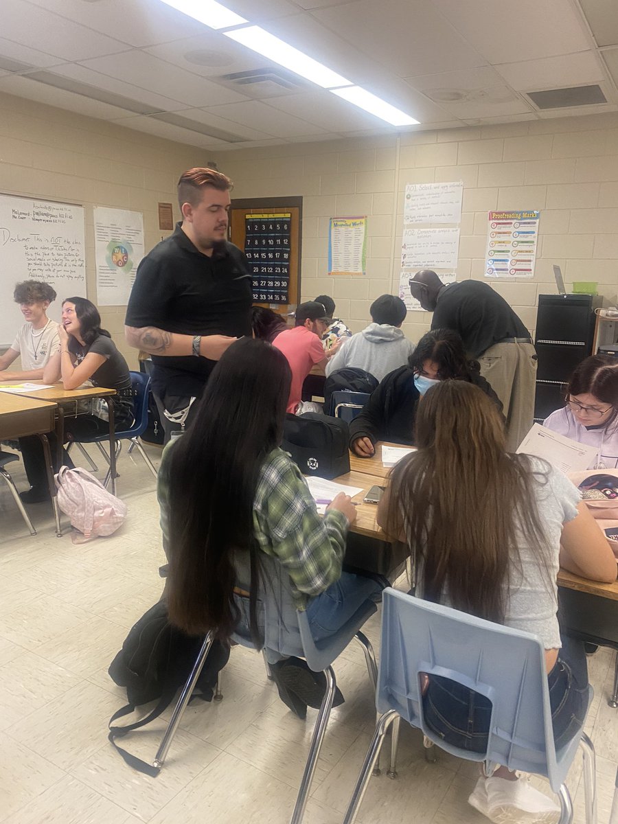 Mrs_Graham_PHS's tweet photo. Mr. Schuster and Mr. Broner work to help students unlock context clues to understand connotative and denotative word meanings. @PHS_Principal @jrestoAP @PascoLiteracy #pascoPRIDE https://t.co/hjfWfHZIAZ