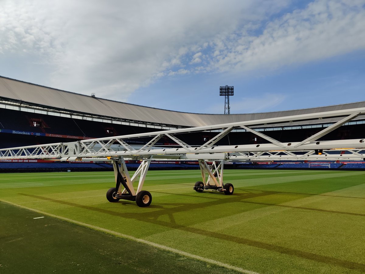 afca_niels1992's tweet photo. Pitch visit at De Kuip in Rotterdam with representatives of @Foolad_club 🇮🇷 Ft. special guest Alireza Jahanbakhsh.

@SGLsystem @xavi_tordera @f_vanbeusekom #SGLsystem https://t.co/sNLYGupPZu