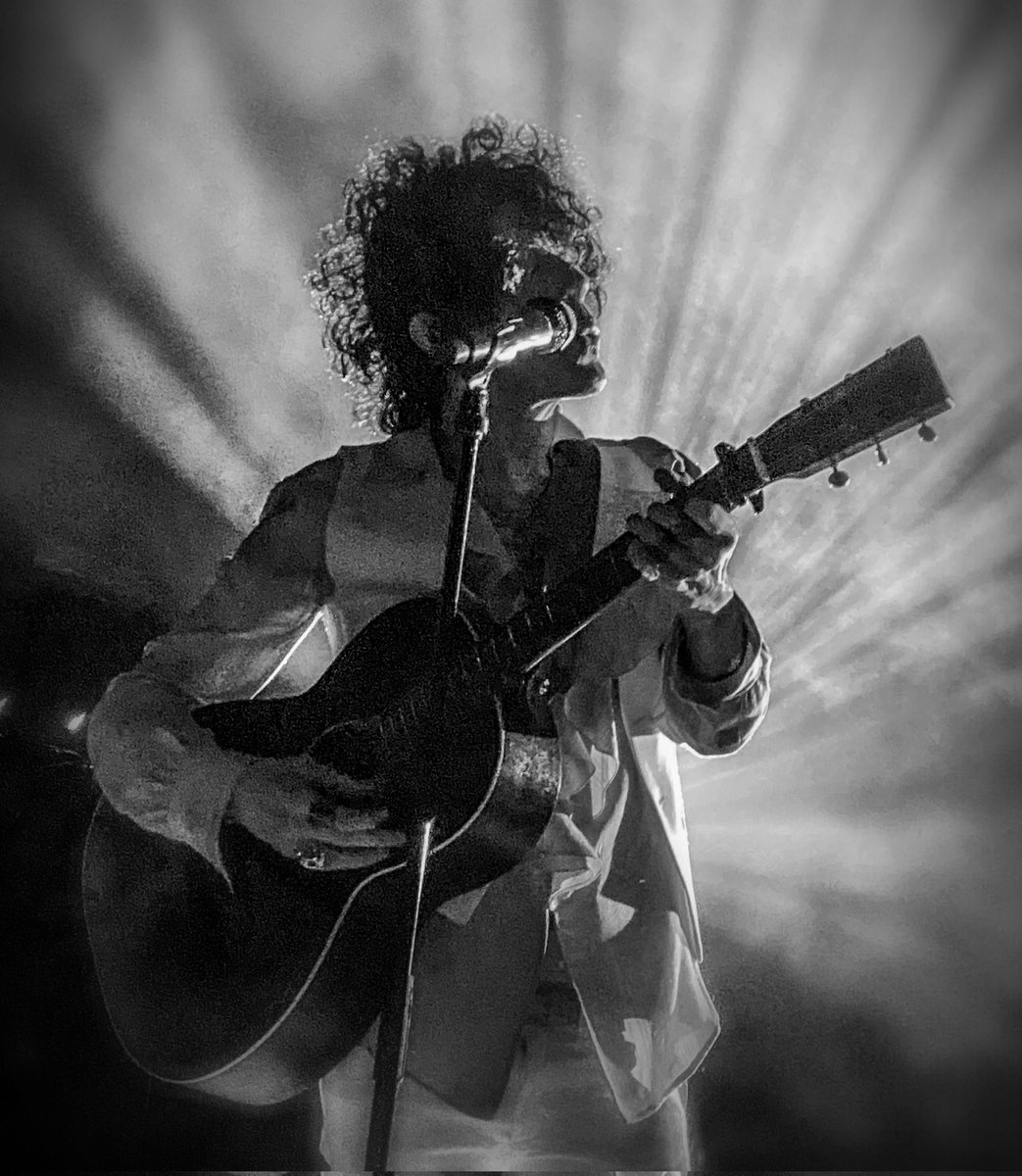 iamlp_eb's tweet photo. Europe welcomes You again.🤗☀️☀️
@iamlp
.
.
.
.
.
.
#lpofficial #angels #foreverfornow
#howlowcanyougo #LPeople #iamlp #iamlpofficial #eblp #laurapergolizzi #lpeb #lpmusic #singer #guitar #lostonyou #lp https://t.co/EoLhMJMzmz