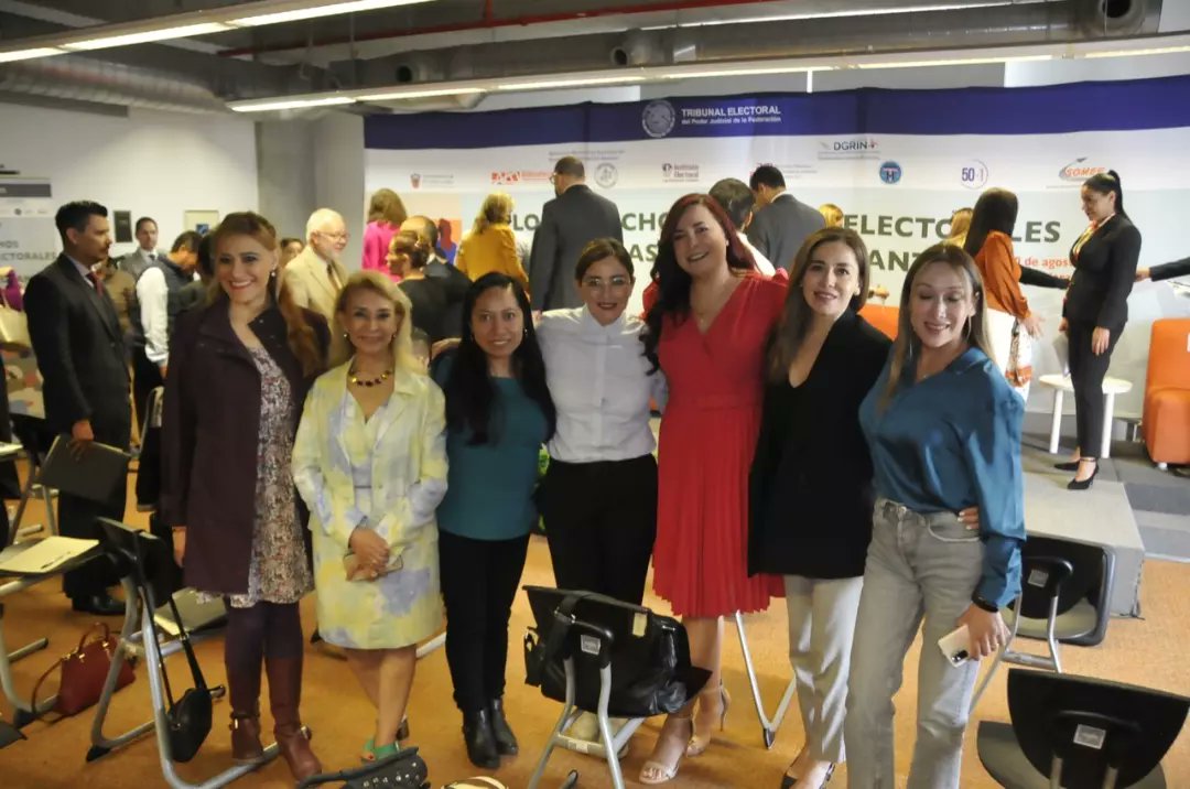 SofiaGarciaGDL's tweet photo. Hoy asistí al Foro "Los Derechos Político - Electorales De Las Mujeres Migrantes" en donde se busca encontrar caminos y garantizar los derechos con una perspectiva inclusiva para que la justicia sea abierta para todas y todos por igual. https://t.co/uxtMyRrZVh