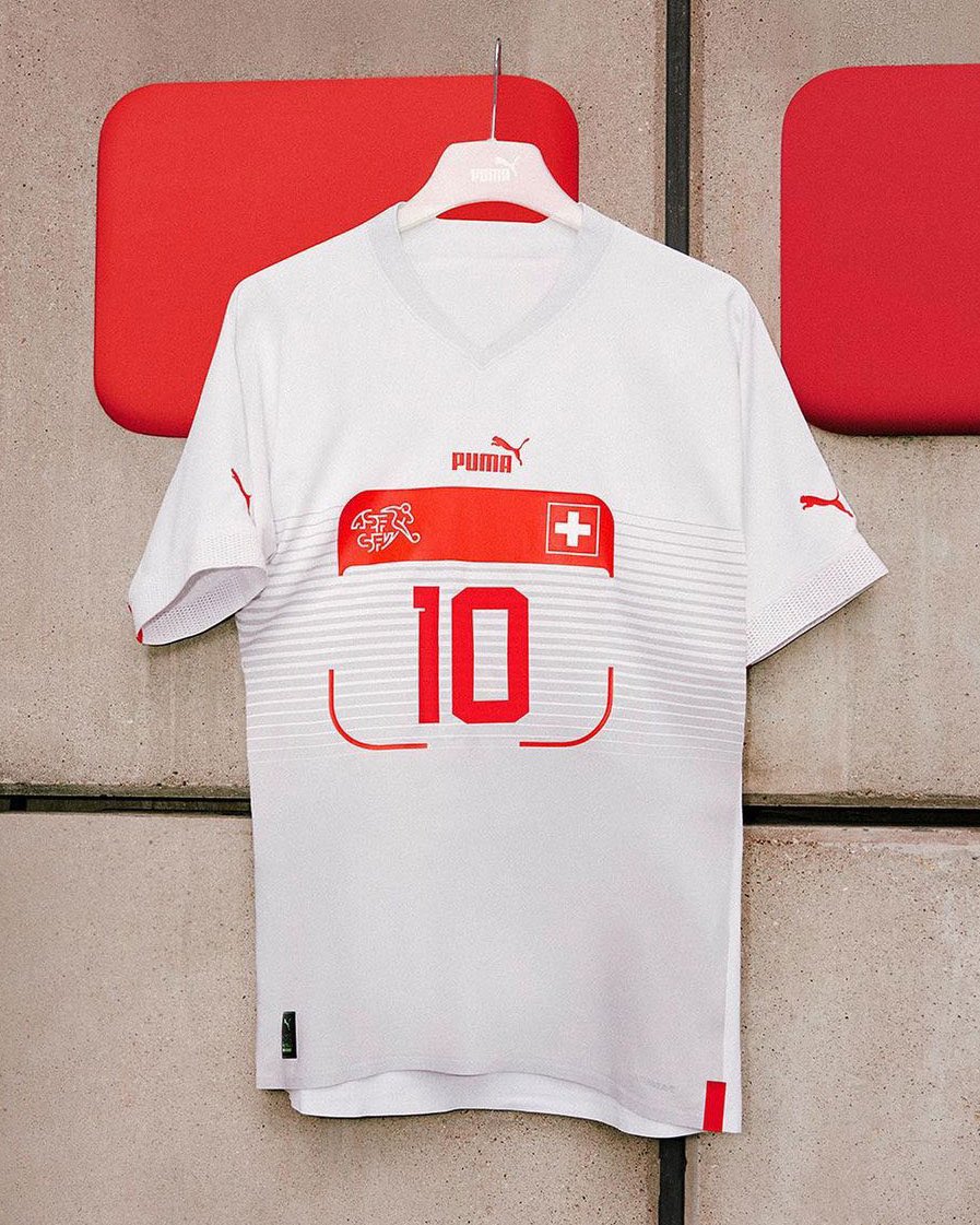 uni_forma's tweet photo. Formalarda, konsept olarak sıra dışı, çerçeve görünümlü bir tasarım kullanılmış.

⚽️Sırbistan
⚽️İsviçre

#Puma https://t.co/MKo3C1oHQ8