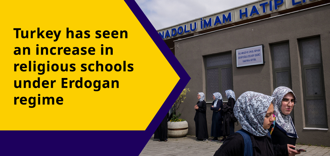 EvaEvaporate1's tweet photo. @serakadigil
@sydneycolexxx
Turkey's political Islam-dominated school system has been completely overhauled by #FascistErdogan in order to radicalize children & youth and create an army of Islamic preachers. #ErdoganMustGo https://t.co/TeAcPEHWE4