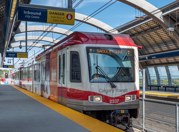 arm_corp's tweet photo. Thank you @cityofcalgary, Canada for the award to assist @calgarytransit restore the main track. Our team will service the Blue and Red Lines in alternate years to improve 75 miles of track that include the downtown area. Visit https://t.co/LCg7y1EPcL for more details. #wheelrail https://t.co/cCPltkmwae