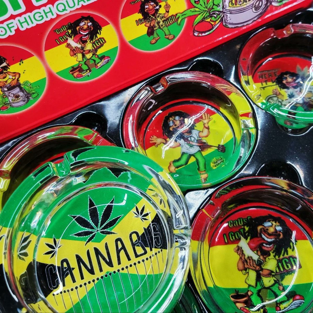 FumooSmokeshop's tweet photo. Ash trays are a must! Why not make it a cool one!
#ashtray #ashtrays #ashit #dontwaste #fumoo #fumoosmokeshop #420life #smokeshoplife #tampafl #puffpuffpass #tampabayarea https://t.co/W7wcSseVPh