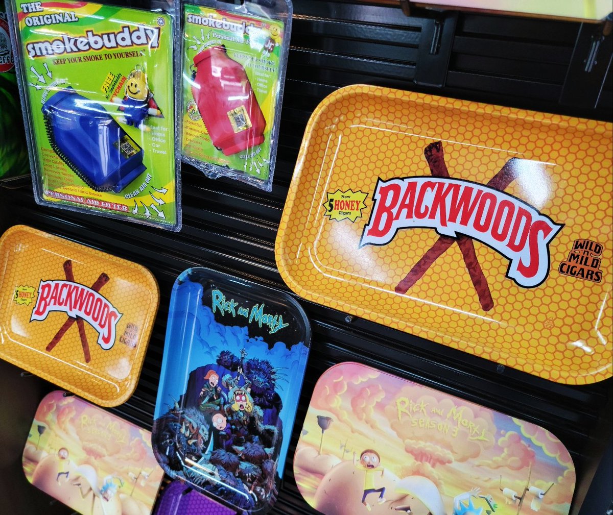 FumooSmokeshop's tweet photo. Who needs a smoke buddy or a rolling tray?
You need em, we got em!
Come stop in today!

#smokebuddy #rollingtray #rollup #bediscreet #fumoosmokeshop #fumoo #tampabaysmokeshop #universityofsouthflorida #usf #tampabay #smokeeverydaylikeits420 https://t.co/WDMM1qPDsX