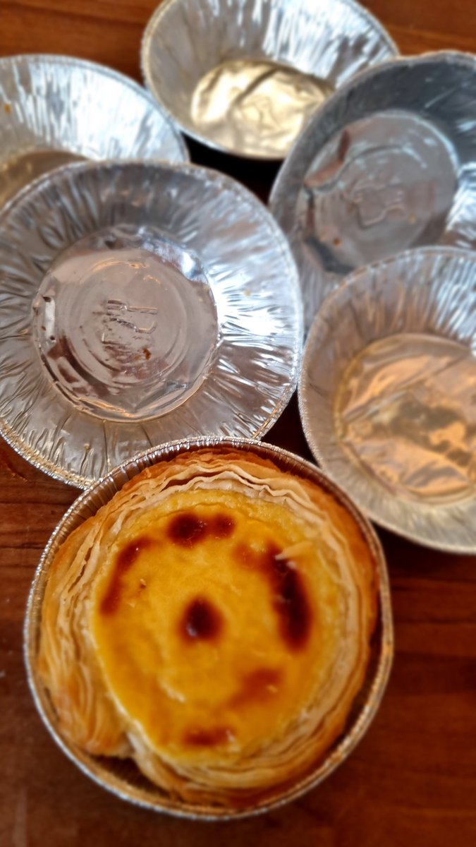 Reise_Blog's tweet photo. Oh mei, waren die wieder schnell weg. 😥 Wer mag das letzte #Pasteis de Nata? Noch ist es lauwarm... 😘 Das werden tolle Urlaubserinnerungen wieder wach!
#travel #reise #reisen #urlaub #ferien #Kreuzfahrt #ttot #portugal #Lissabon #lisboa #food #sweets #delicious #lecker https://t.co/iIPpa5J2jf