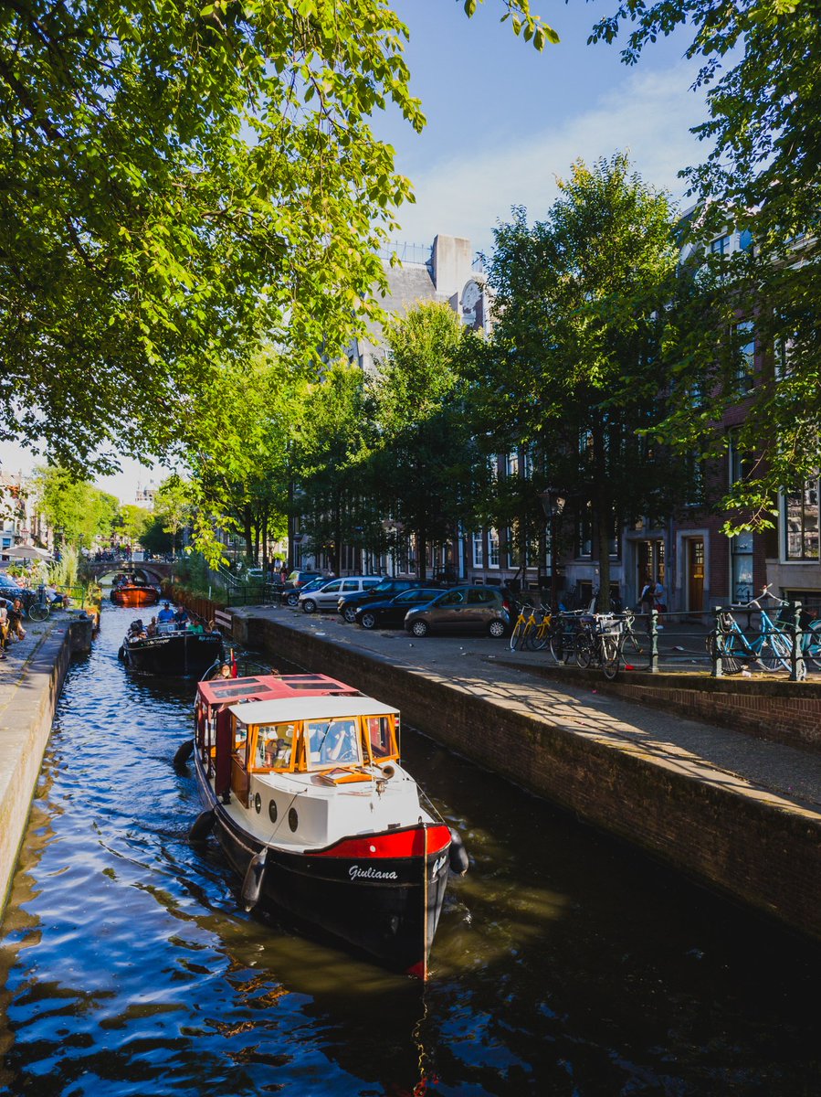 Lotussekai's tweet photo. Peace and calm in Amsterdam !!
#streetphoto #streetphotography #europe #travel #photo #art #walk #Amsterdam https://t.co/QrM6PuSTYQ