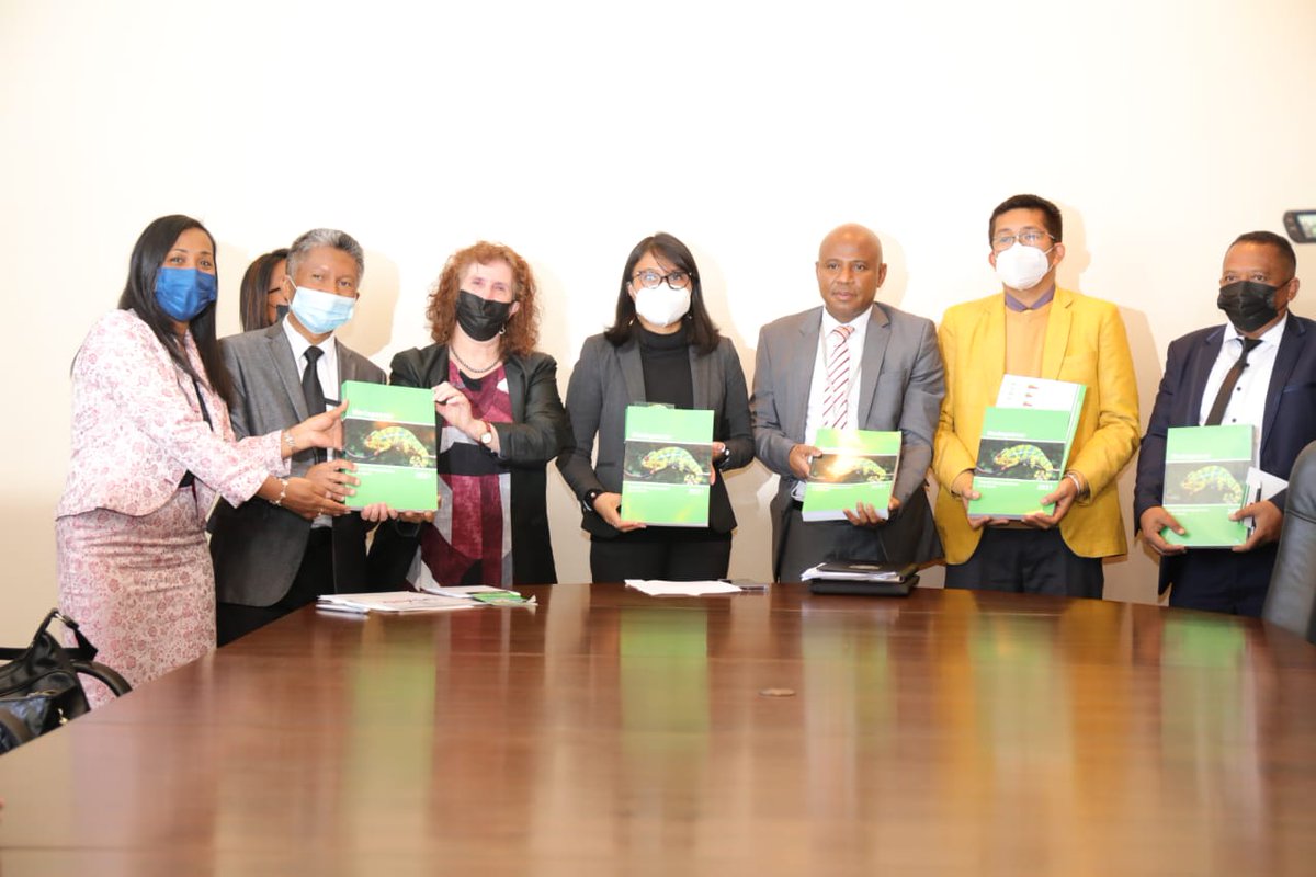 UNFPAMadagascar's tweet photo. 1/2
The results of the 5th Demographic and Health Survey 2021 for Madagascar, EDSMD-V, were published today.
The survey was carried out among 20,000+ households with the support of @ManagerMef, @Msanp_Mada, @UNFPAMadagascar, @UNICEFMada, @USAIDMadagascar and
#MadagascarEDS. https://t.co/Hox0VkvwKq
