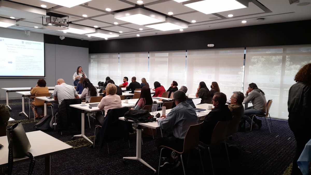 Daz4Grace's tweet photo. La ruta de Lenguaje del ciclo III en @PTA_Colombia propone activar la consciencia en la revisión de los escritos para pasar del subrayado en rojo a la reflexión comunicativa.@Mineducacion https://t.co/sJD7XhBMkA
